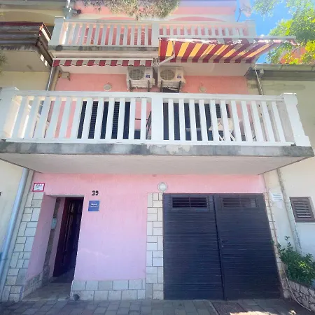 Dea Apartment