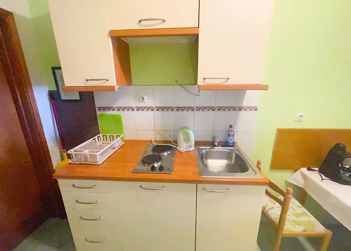 Dea * יאדראנובו