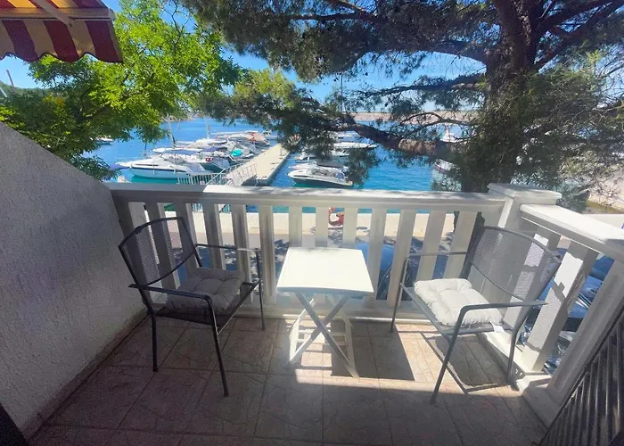 Dea * יאדראנובו